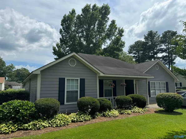 919 Edgemont Cir, Albertville, AL 35950