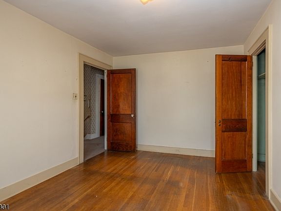 3rd image of 13 Liberty St