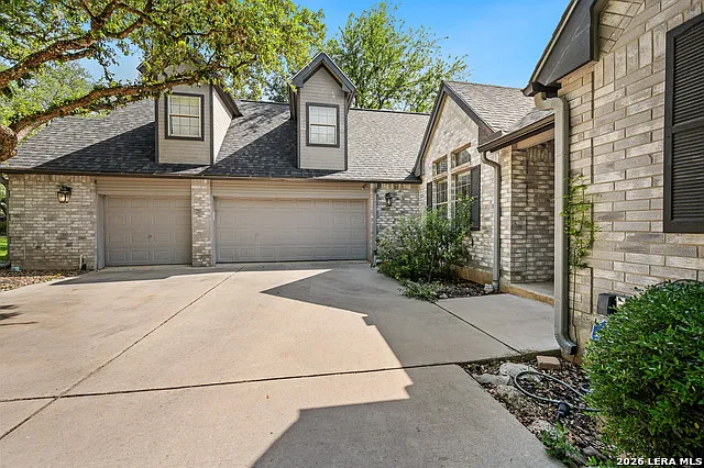 4 bed, 3.0 bath, 2960 sqft, $3,900 — Photo 4