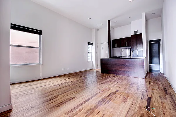 Rented by Urbane Brokerage | media 10