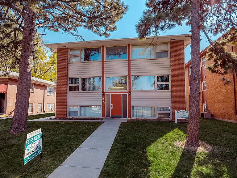 1227 D St #6 — Photo 21