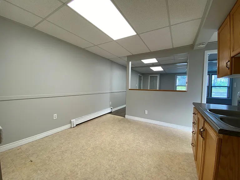 53 Queen St W #5 — Photo 4