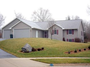 1411 Coolidge Ct, NEW HOLSTEIN, WI 53061