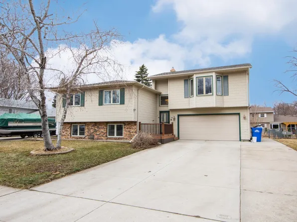 1901 18th St S, Fargo, ND 58103