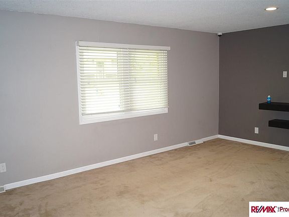 4th image of 9354 Ellison Ave