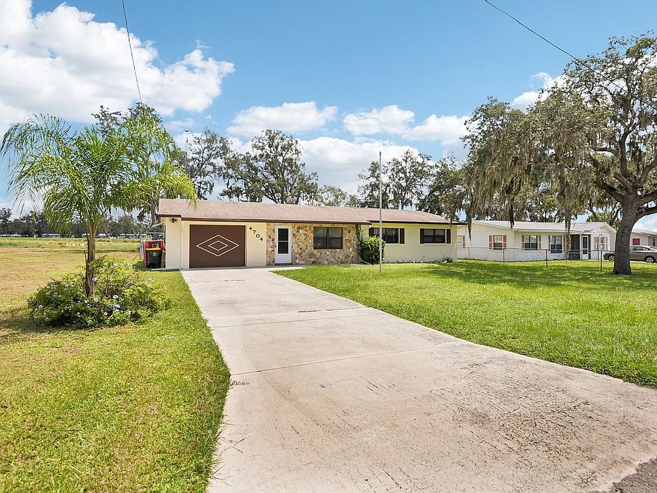 1st image of 4704 Queen Palm Dr