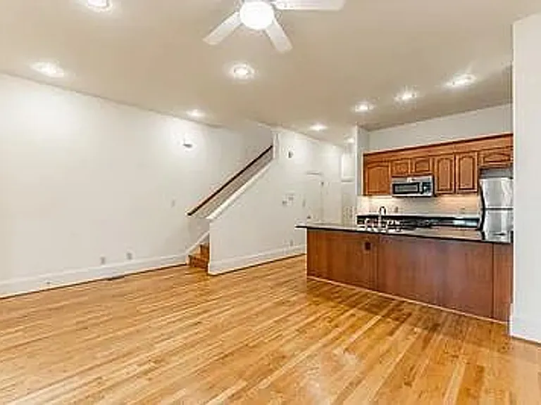 1422 W Cary St — Photo 3