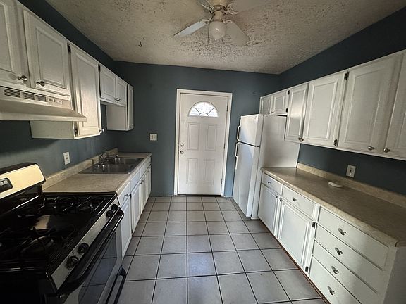 3rd image of 513 52nd St #513