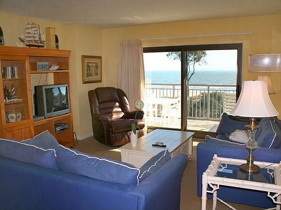 3rd image of 46 Harbour Town Yacht Basin Lot 46