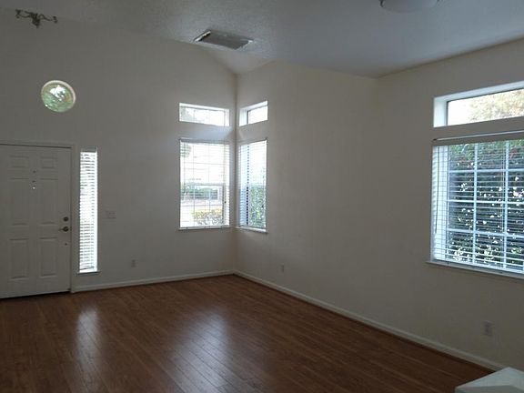 Entryway/Living Room