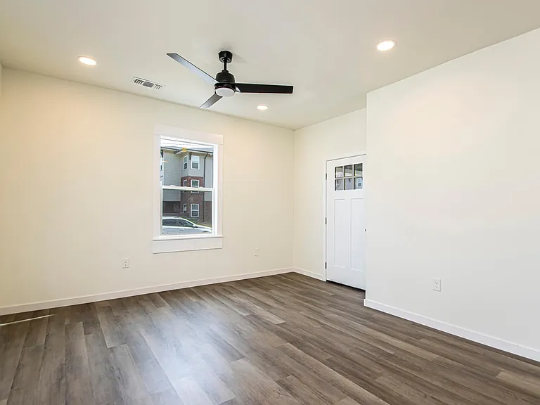 805 Maple St — Photo 7