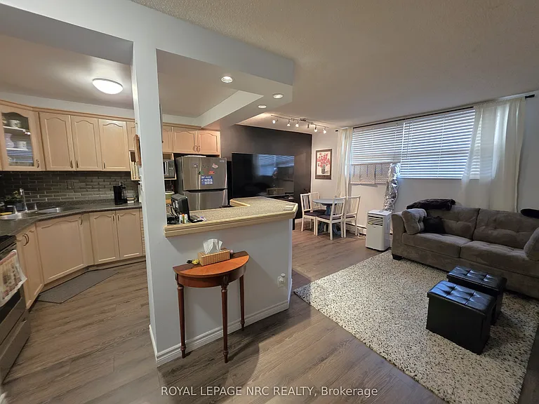 264 Oakdale Ave #109 — Photo 2