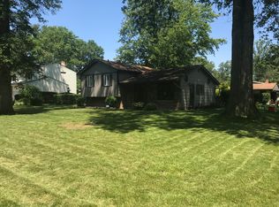 26422 Locust Dr, Olmsted Falls, OH