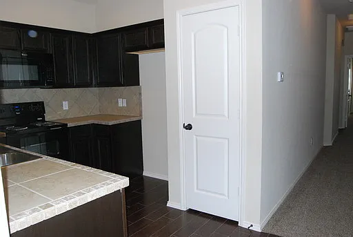 315 Orbit Dr — Photo 7