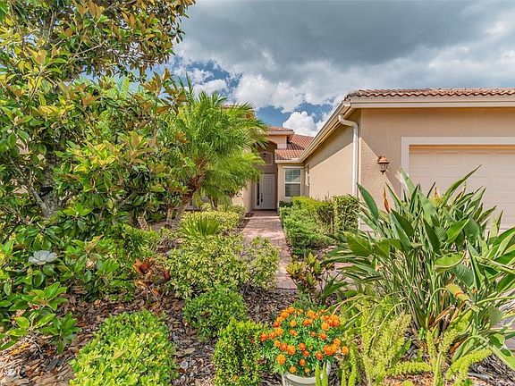 5th image of 15650 Aurora Lake Cir