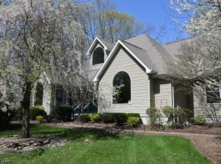 15 Lake Shore Dr, Newton, NJ 07860