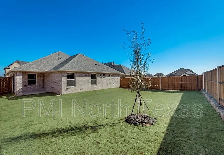 309 Amenduni Ln — Photo 19