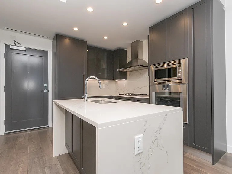 5733 Alberta St #305 — Photo 2