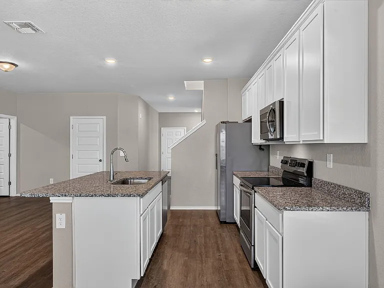 579 Jennifer Way — Photo 9