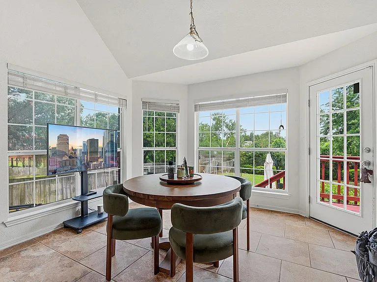 8317 Pommel Dr — Photo 10