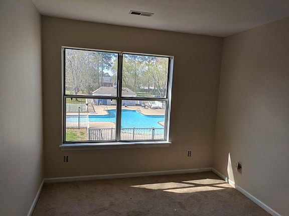 3rd image of 1081 Palmerton Dr