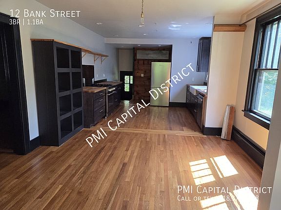 4th image of 12 Bank St