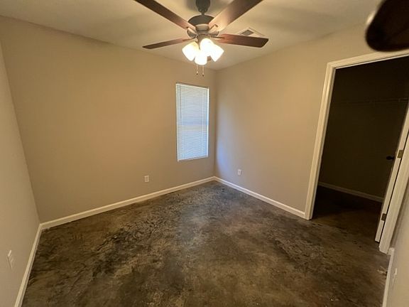 5th image of 2190 Aberdeen Ave