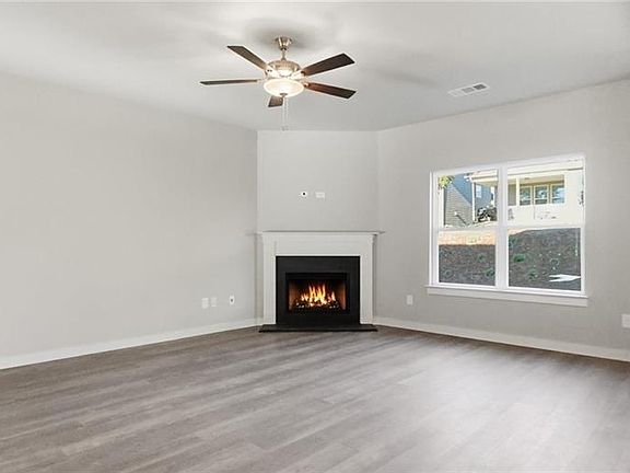 3rd image of 4057 Links Blvd
