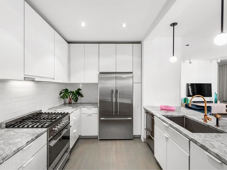 1st image of 25 Bergen St APT 2A
