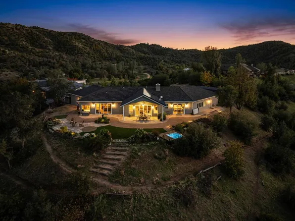 9770 Brickwood Dr, Redding, CA 96001