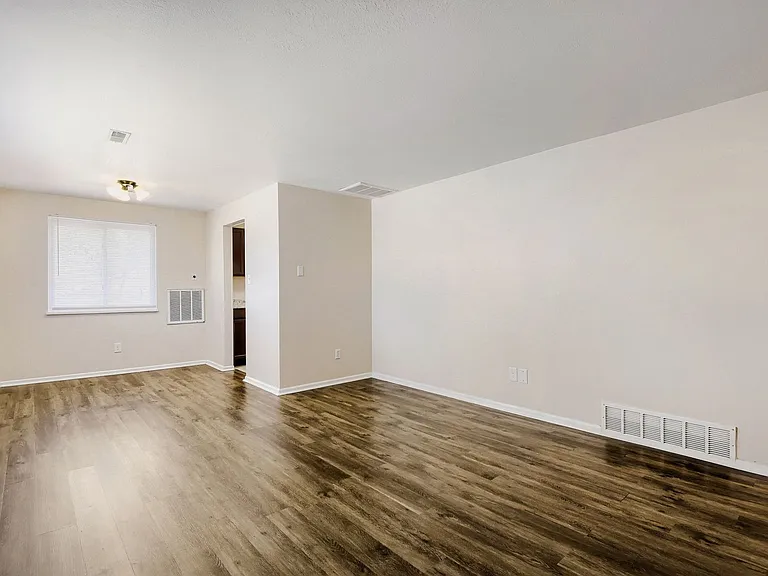4800 W 9th Ave — Photo 2