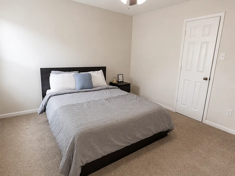 12915 Meadow Springs Dr — Photo 24