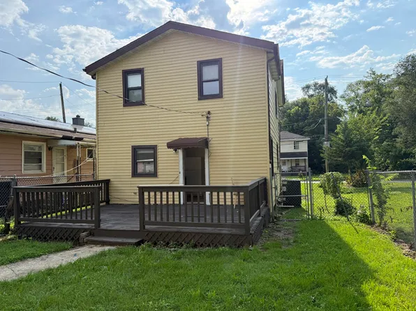 526 Gardner St, Joliet, IL 60433