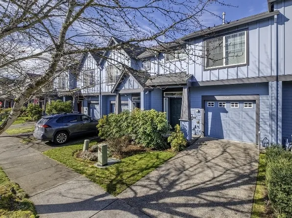 909 SE Sacha Pl, Hillsboro, OR 97123