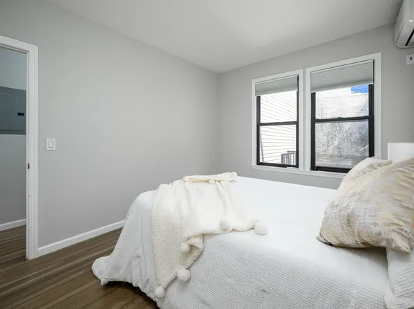 70 Bowers Street image 14 of 23