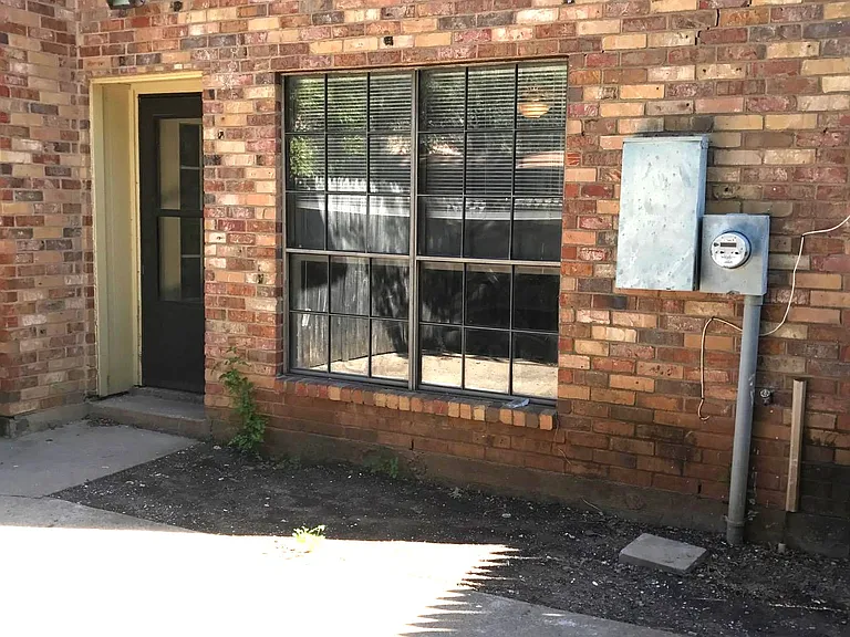 7326 Kingswood Cir #0 — Photo 9