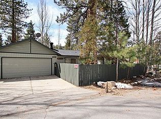 1114 Comanche Dr, Fawnskin, CA 92333
