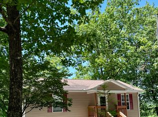1275 Lakeview Dr, Smithville, TN 37166