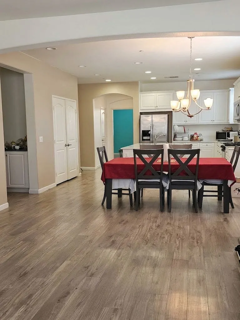 3 bed, 1835 sqft, $2,800 — Photo 2