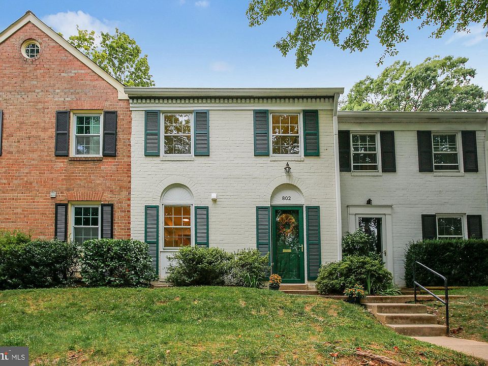 1st image of 802 Azalea Dr #16