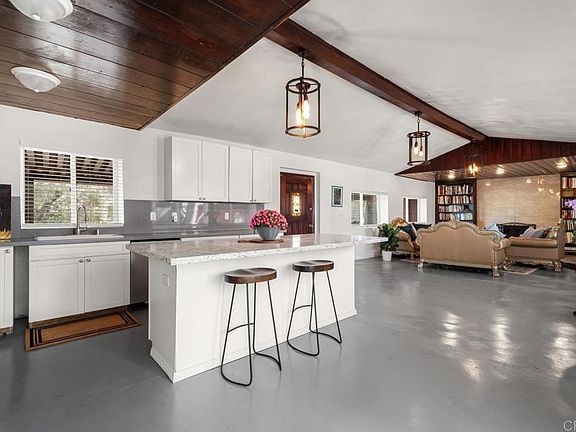 5th image of 2758 Ribbonwood Rd