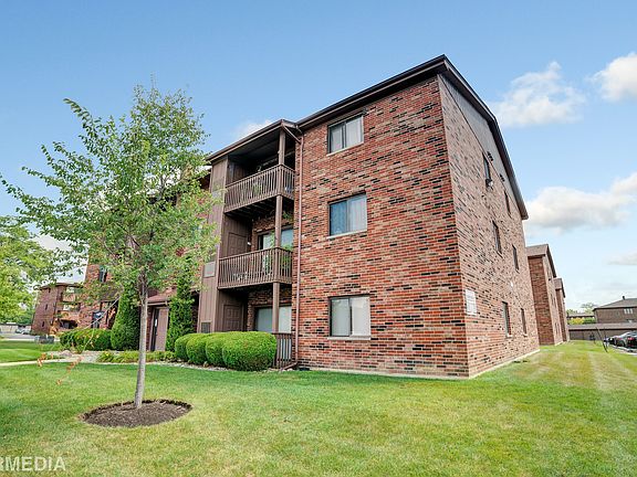 3rd image of 15701 Peggy Ln APT 8