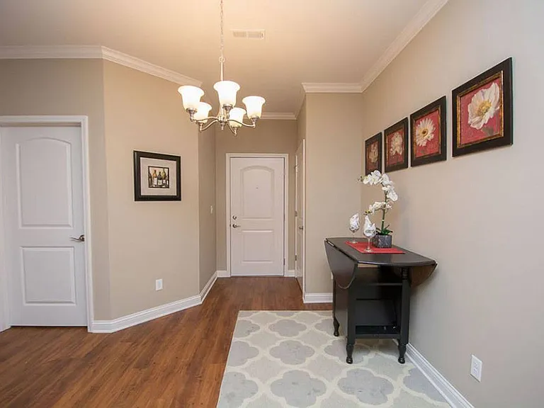 Glenmary Pointe Apartments — Photo 24