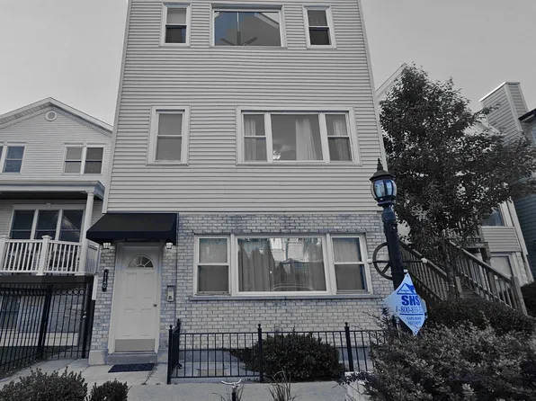 1140 W Barry Ave #1, Chicago, IL 60657
