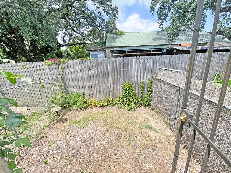 1128 Hillary St — Photo 7