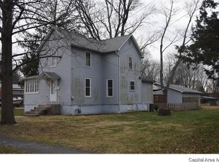 403 S 7th St, Girard, IL