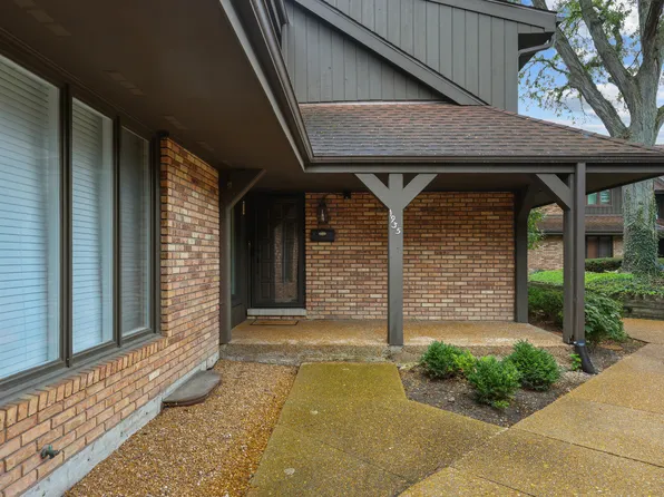 1935 Mission Hills Ln, Northbrook, IL 60062