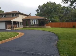 7859 W 101st Pl, Palos Hills, IL
