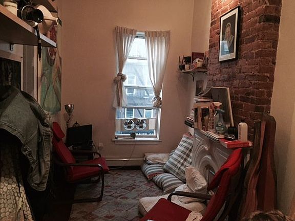 3rd image of 702 Dekalb Ave #2