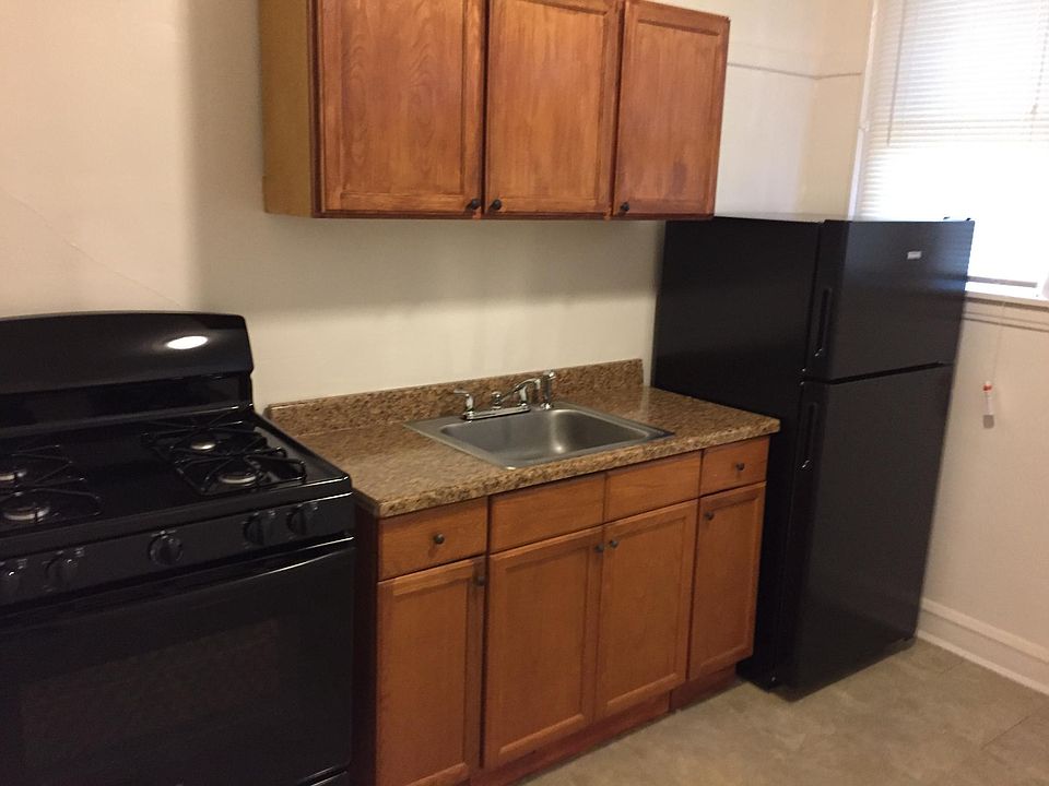1st image of 7955 S Lasalle St #2